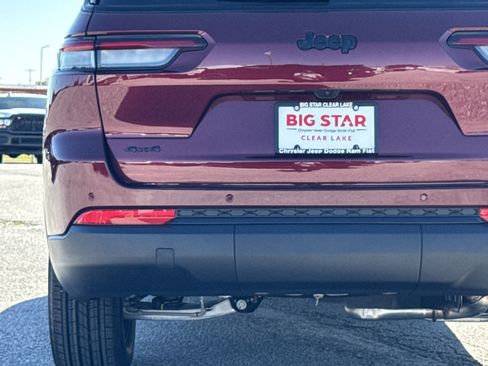 New 2025 Jeep Grand Cherokee L Altitude image 12