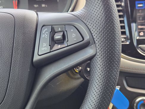 Used 2022 Chevrolet Trax LS w/ Tint and Cruise Package FWD image 29