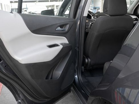 Used 2022 Chevrolet Equinox LS FWD image 34