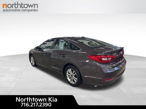 Used 2017 Hyundai Sonata SE FWD image 3