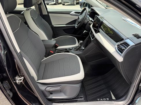 New 2026 Volkswagen Taos SE AWD/4WD image 28