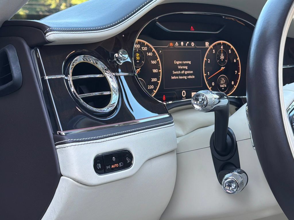 Used 2021 Bentley Flying Spur W12 AWD/4WD image 28