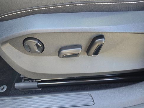 New 2025 Volkswagen Taos SEL image 26