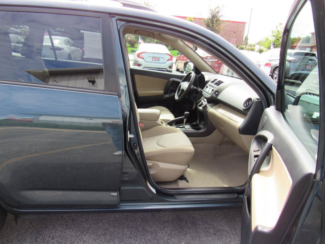 Used 2012 Toyota RAV4 4WD w/ Value Pkg image 26