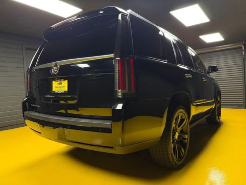 Used 2015 Cadillac Escalade Premium AWD/4WD image 6
