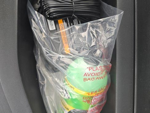 Used 2023 Rivian R1T Adventure image 32