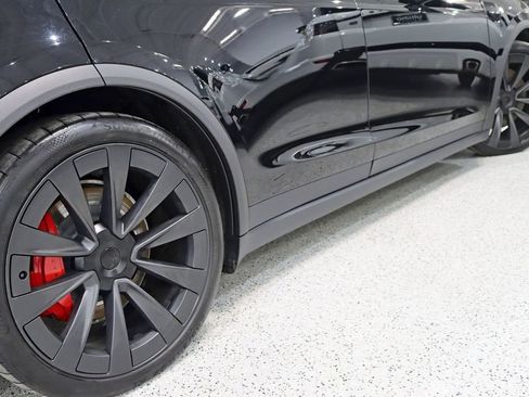 Used 2023 Tesla Model X Plaid image 9