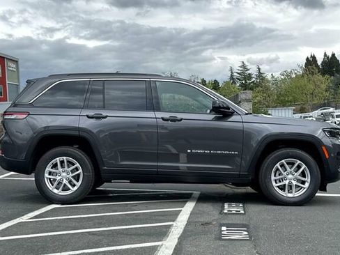 New 2026 Jeep Grand Cherokee Laredo X AWD/4WD image 3