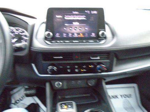 Used 2023 Nissan Rogue S FWD image 17