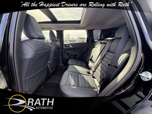 New 2026 Mitsubishi Outlander SE image 18