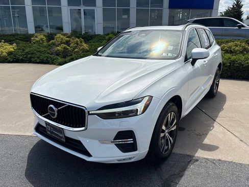 Certified 2023 Volvo XC60 B5 Core w/ Climate Package AWD/4WD image 3