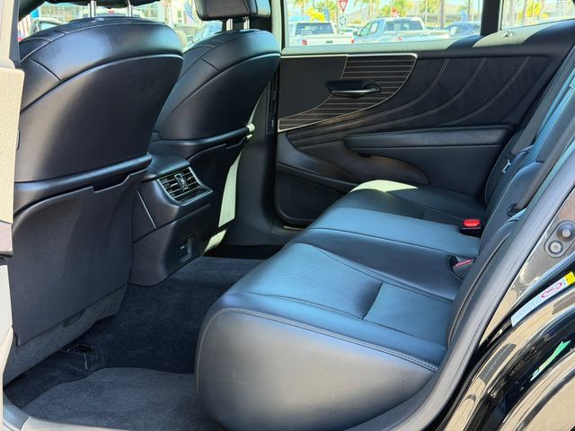 Used 2018 Lexus LS 500 w/ Accessory Package (Z2) RWD image 18
