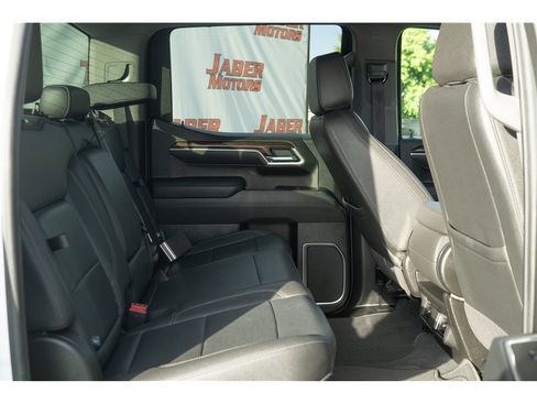 Used 2025 GMC Sierra 1500 SLT AWD/4WD image 2