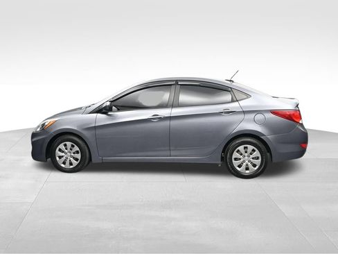 Used 2015 Hyundai Accent GLS FWD image 2