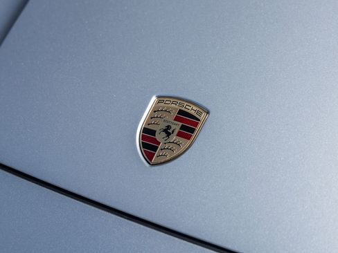 Certified 2025 Porsche Cayenne GTS AWD/4WD image 18