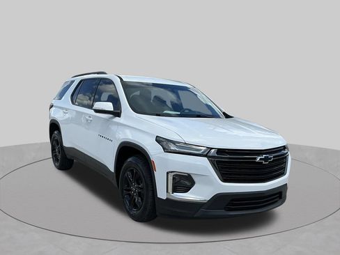 Used 2023 Chevrolet Traverse LT FWD image 16