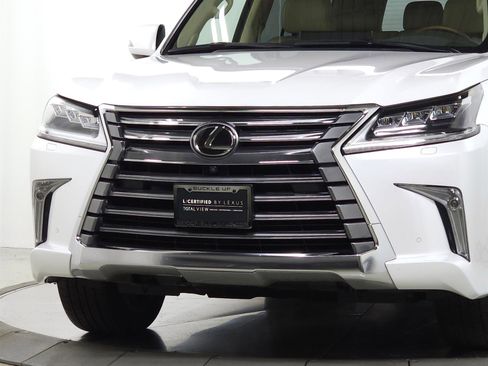 Used 2021 Lexus LX 570 4WD w/ Luxury Package image 3