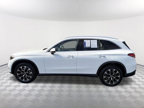 Used 2025 Mercedes-Benz GLC 350e 4MATIC image 8