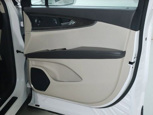 Used 2019 Lincoln Nautilus Reserve FWD image 33
