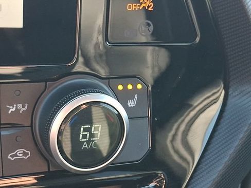 Used 2023 Toyota Highlander XSE AWD/4WD image 25