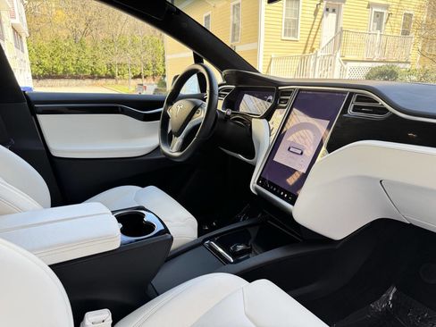 Used 2017 Tesla Model X 100D AWD/4WD image 22