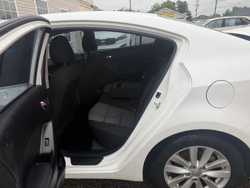 Used 2015 Kia Forte EX FWD image 18