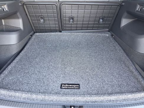 New 2026 Volkswagen Tiguan SE R-Line image 23