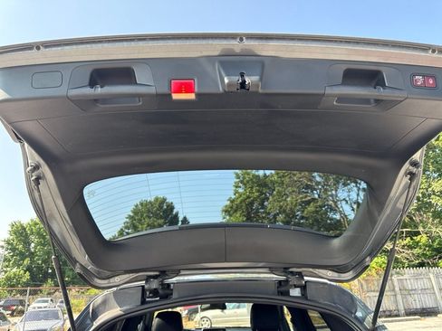 Used 2019 Mercedes-Benz GLC 300 4MATIC image 15