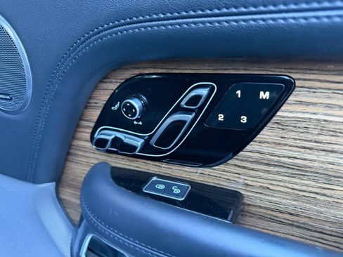 Used 2019 Land Rover Range Rover HSE AWD/4WD image 16
