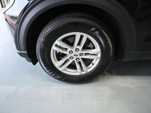 Used 2022 Ford Explorer XLT w/ Equipment Group 202A image 31