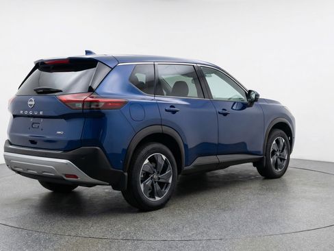 Used 2025 Nissan Rogue SV FWD image 9