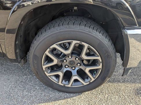 Used 2025 RAM 1500 Laramie AWD/4WD image 11