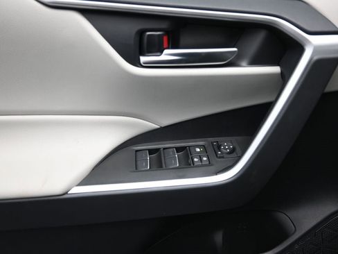 New 2025 Toyota RAV4 XLE image 19