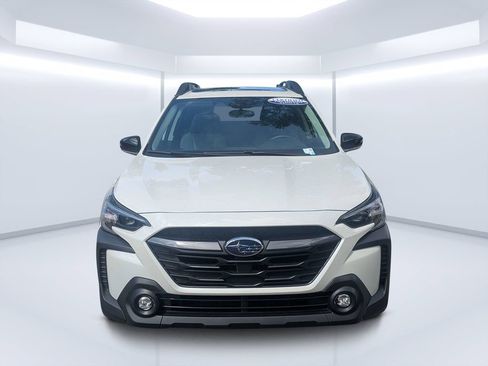 Certified 2025 Subaru Outback Premium AWD/4WD image 8