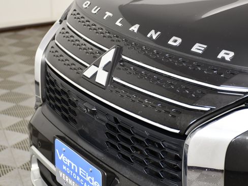 Used 2023 Mitsubishi Outlander SE AWD/4WD image 11