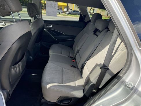Used 2014 Hyundai Santa Fe GLS image 12