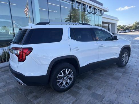 Used 2021 GMC Acadia SLT w/ Preferred Package FWD image 2