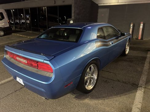 Used 2010 Dodge Challenger R/T image 6