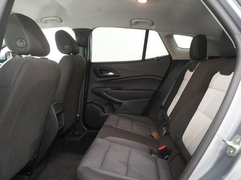 Used 2024 Chevrolet Trax LS w/ LS Convenience Package image 17