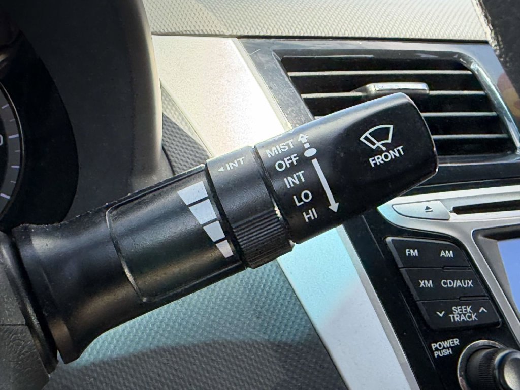 Used 2013 Hyundai Accent GLS w/ Premium Pkg FWD image 24