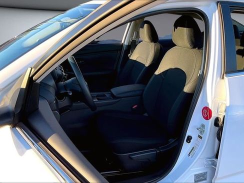 Certified 2025 Nissan Sentra S image 20