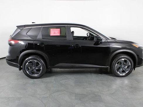 Certified 2024 Nissan Rogue SV w/ SV Premium Package FWD image 12