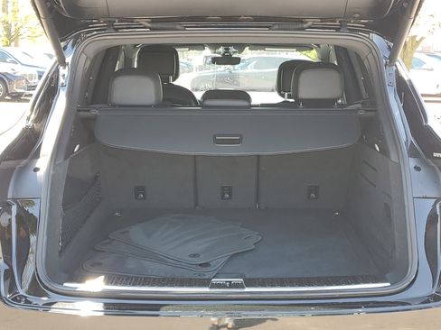 Used 2022 Porsche Cayenne image 24
