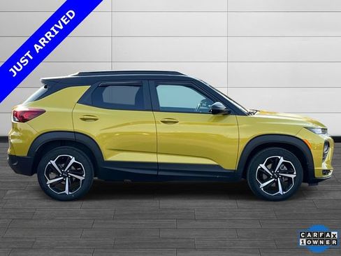 Used 2023 Chevrolet TrailBlazer RS w/ Sun and Liftgate Package FWD image 2