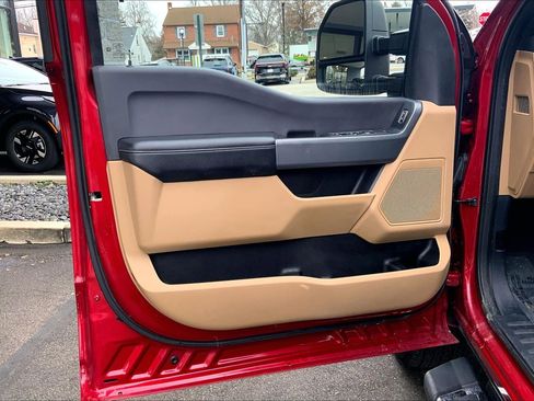 Used 2023 Ford F250 XLT w/ F-250 >10K GVWR Package image 24