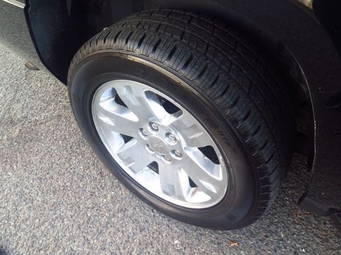 Used 2010 Chevrolet Suburban LTZ image 20