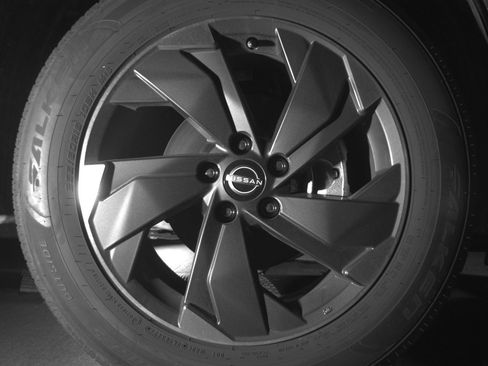 Used 2025 Nissan Rogue SV image 13