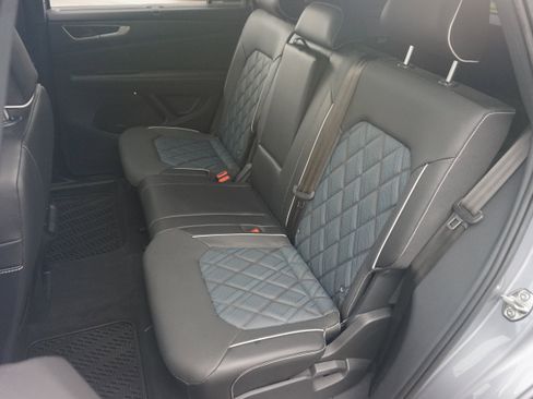 Used 2024 Volkswagen Atlas Cross Sport SEL Premium R-Line image 19