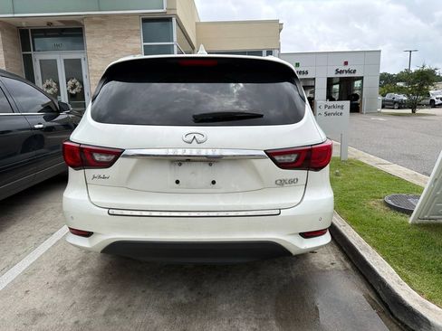Used 2020 INFINITI QX60 Luxe w/ Essential Package FWD image 8