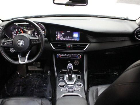 Used 2021 Alfa Romeo Giulia Sprint w/ Nero Edizione image 25
